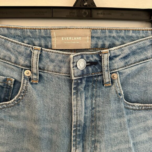 EVERLANE THE CURVY CHEEKY JEAN CROPPED LIGHT WASH JEAN WOMENS SIZE 26 - Picture 3 of 4
